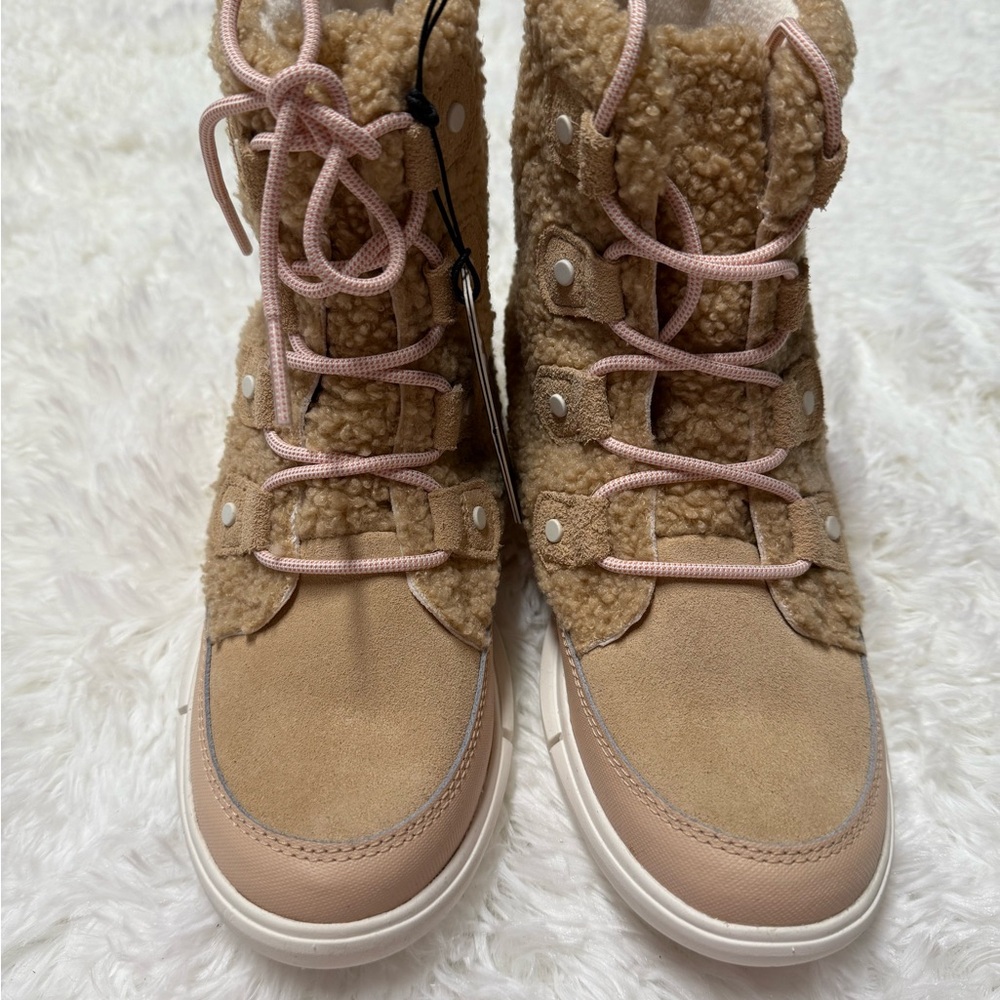 New Women's  Joan Cozy Tan and Cream Sorel Shearling Boots